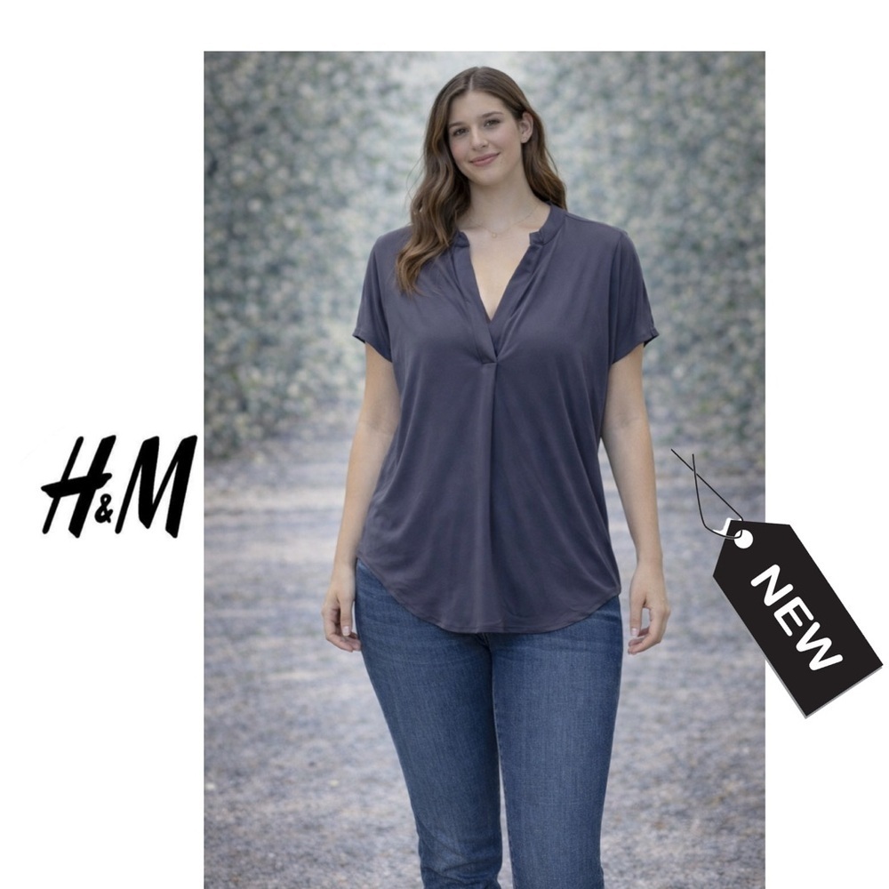 NWT Y-neck short sleeve blouse sz M